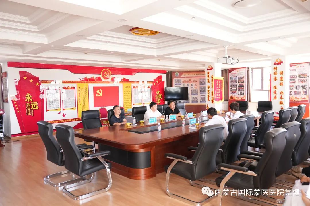 携手并肩，共绘健康乡村美好画卷——毕力格书记赴对口支援医院调研推进扶贫成果同乡村振兴有效衔接相关工作