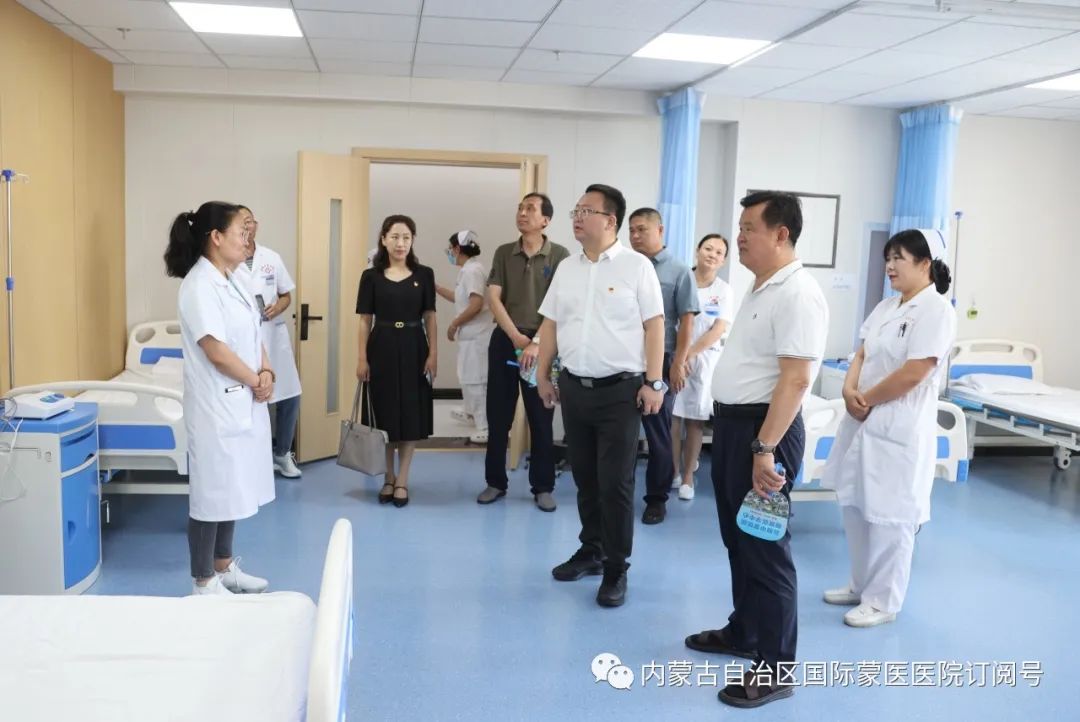 【主题教育•调查研究】党委副书记张胡日查一行深入翁牛特旗中蒙医医院开展对口帮扶调研工作