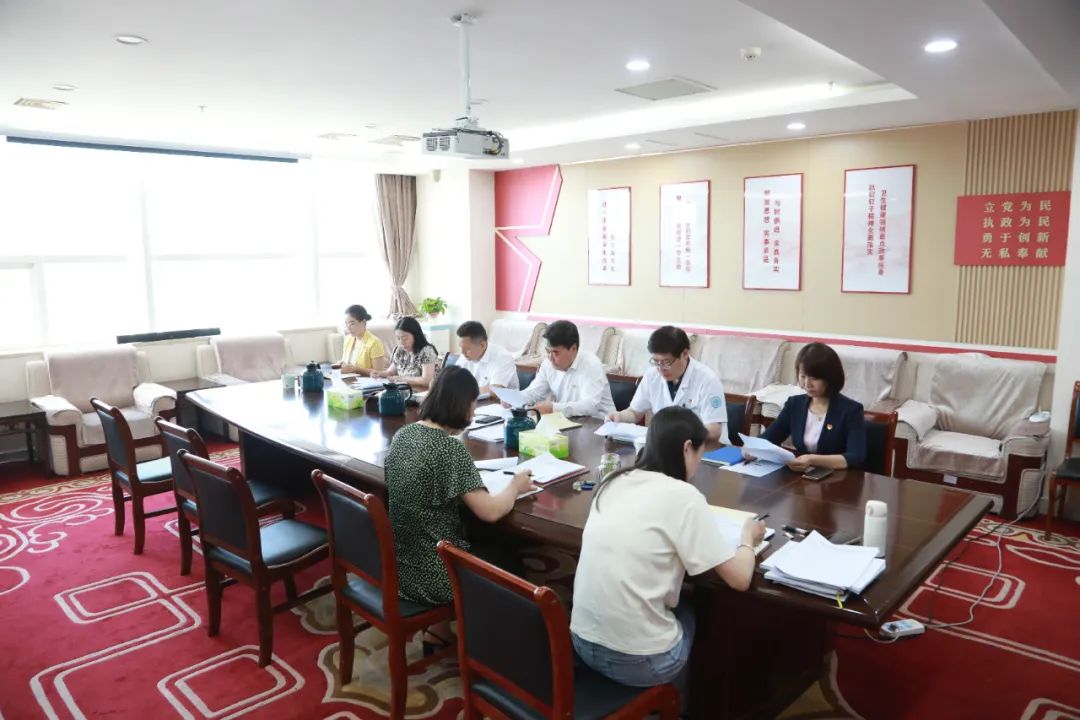 内蒙古自治区国际蒙医医院召开党委理论学习中心组2025年第十次学习会